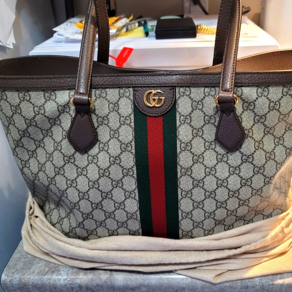 GUCCI OPHIDIA MEDIUM GG SUPREME CANVAS & LEATHER TOTE GREEN and RED WEB